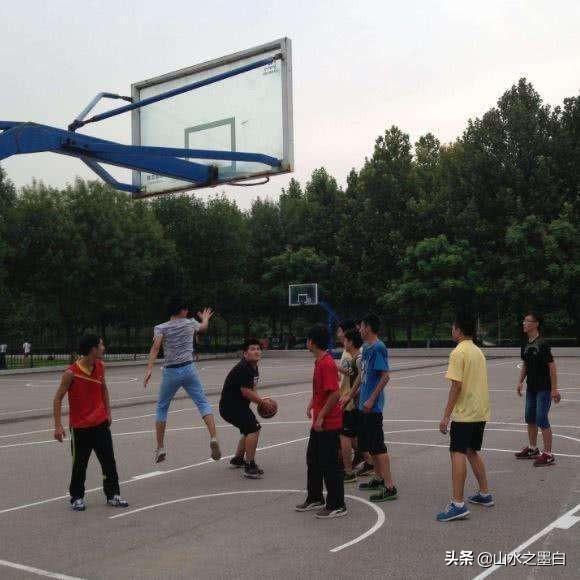 3v3半场篮球战术教程