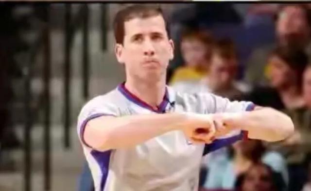 nba裁判多纳吉