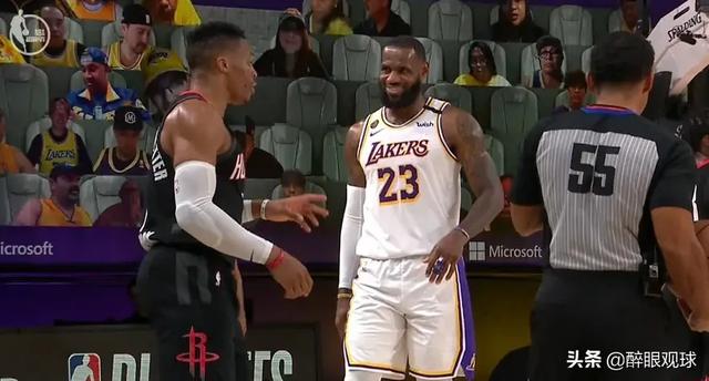 快船被掘金逆转伦纳德伤心的样子